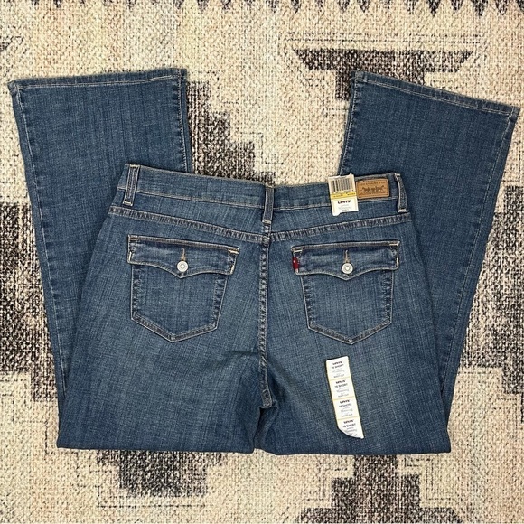 Levi 512 Perfectly Slimming Boot Cut. NWT Blue. Size 16 Short - Picture 6 of 10